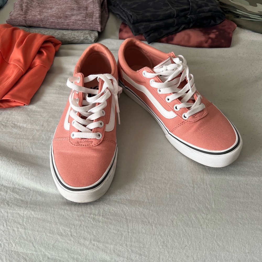 Woman’s vans size 9.5